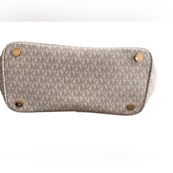 Michael Kors. Signature Logo Tote Bag. Color White-Cream. - Picture 11 of 16